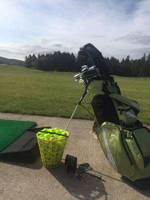 Back at it again. Early morning brand new range balls thanks Chehalem Glenn!