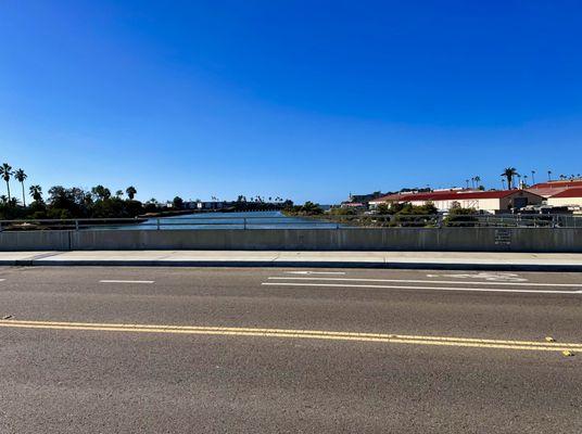 One side of San Dieguito River.