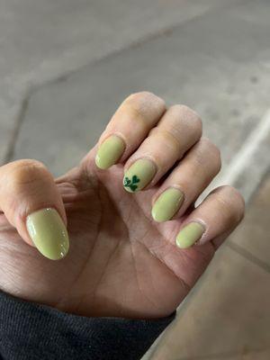 I did my st patty nails here!! In love with how they came out