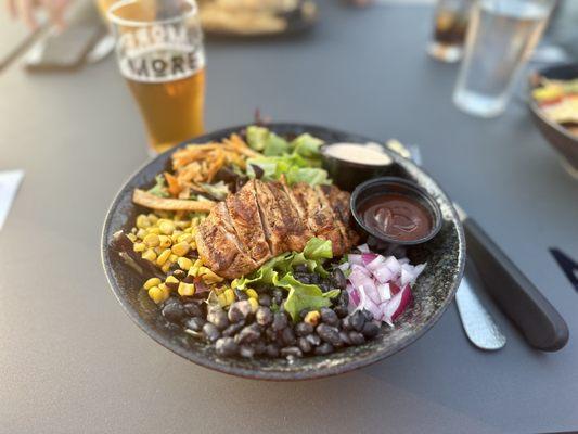 Southwest salad w/grilled chicken