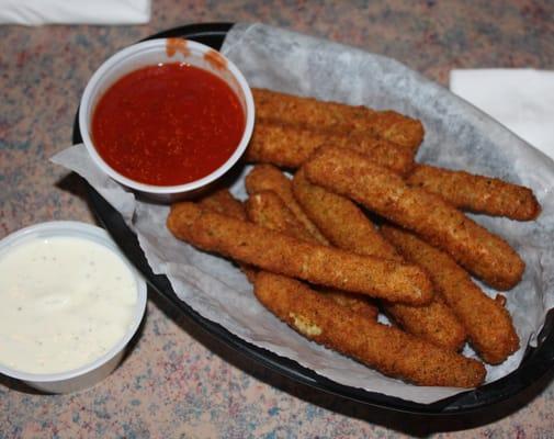 Zucchini Sticks with two sauces after we had eaten a few.