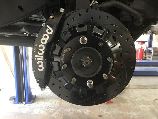 Absolute Automotive is one of the very few authorized Wilwood Dealers in South Florida.   Here is all 16 inches of  Hummer H2 Brakes.