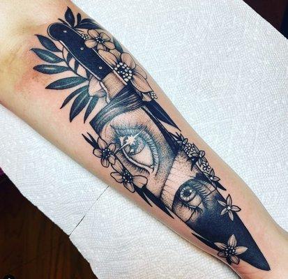 Chef's Knife with eyes within | Black work tattoo | Rocky Socks