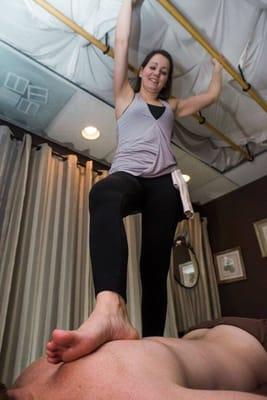 Ashiatsu deep-feet bar therapy 2017