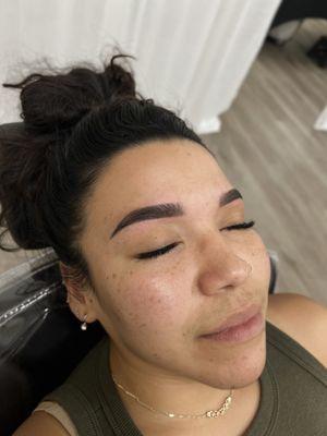 Brow sculpt & hybrid dye