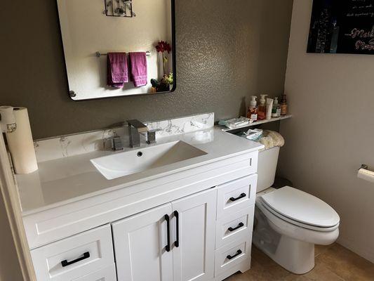 Bathroom vanity