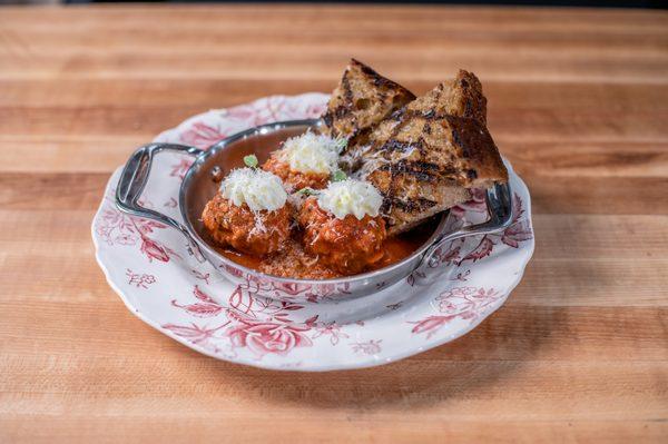 Ace's Meatballs

Classic blend of beef, veal, and pork, house tomato sauce, whipped ricotta