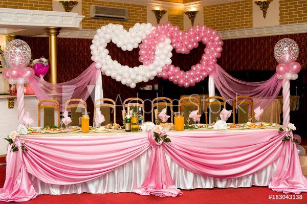 Beautiful balloon backdrop idea!