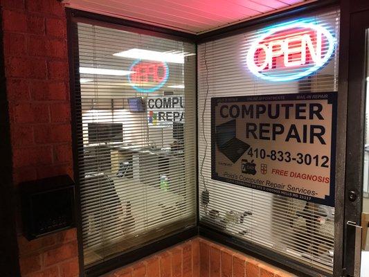 Open 7 Days Free Diagnosis
 Computer Repair