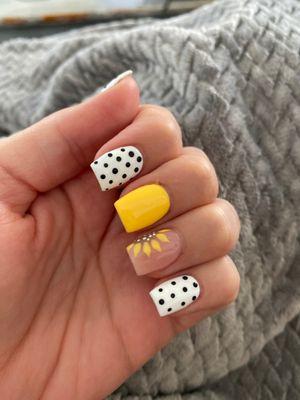 Sunflower  nails