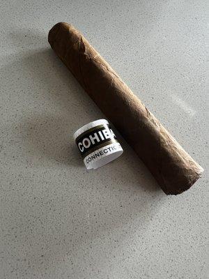 Fake cigar with fake band