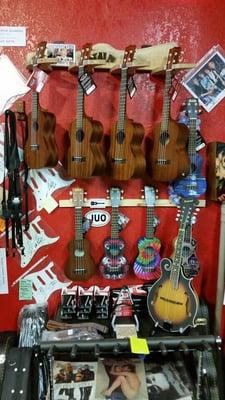 Ukes! We have ukes!