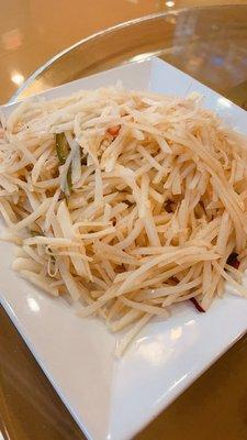 Sour and spicy shredded potatoes