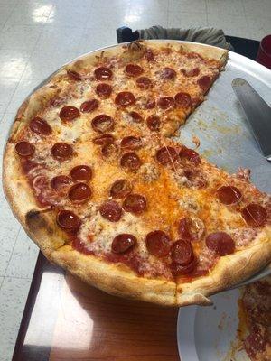 Pepperoni pizza (lg)