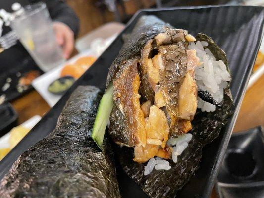 Salmon skin hand roll