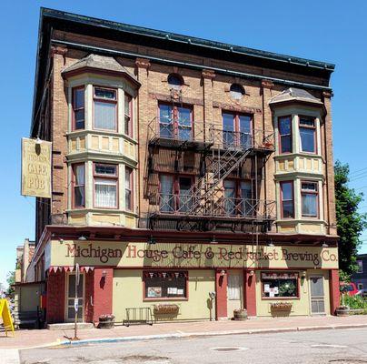 Storefront for Michigan House Cafe and Brew Pub