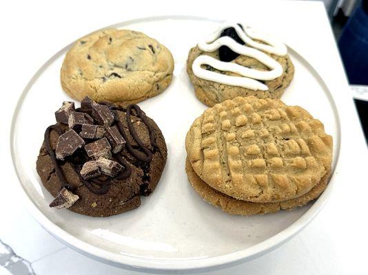 Four Cookie Varieties that Change Weekly