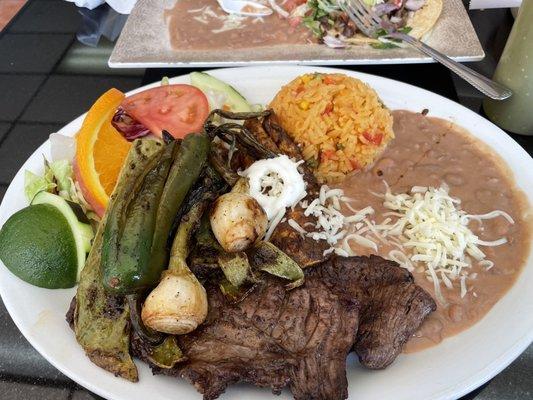 El Puerto Mariscos & Grill