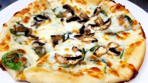 Mushroom, Spinach Pizza w/ Garlic Aioli