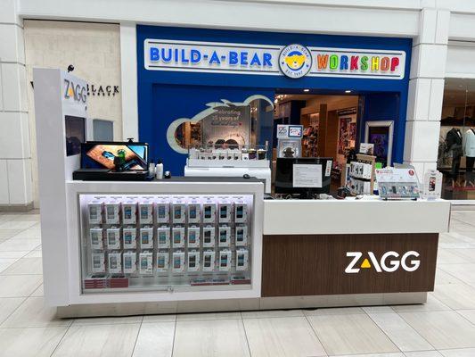 Storefront of ZAGG Menlo Park Mall