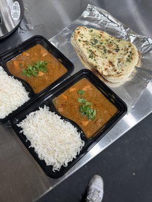 Chicken tikka masala with some garlic naan