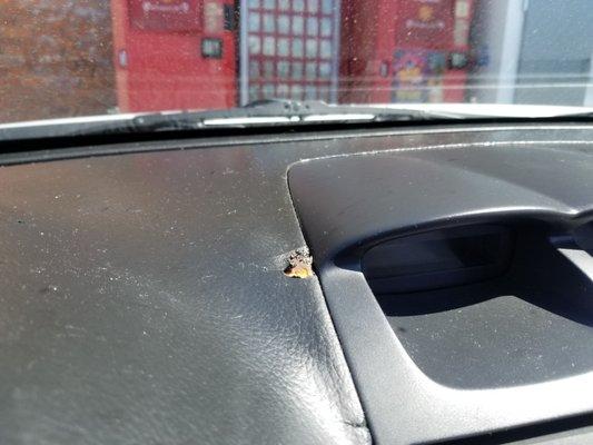 Dashboard damage from install. No, it wasn't there beforehand. He used a prybar to access behind the unit, but proper way is w/ a hook tool.