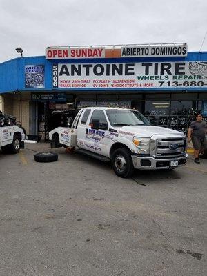 WE SERVICE TOW TRUCK AND FLAT BED TIRES