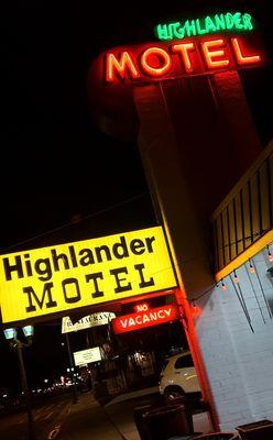 NO VACANCY!
Another Friday Night at the Highlander Motel!
Come stay with us!