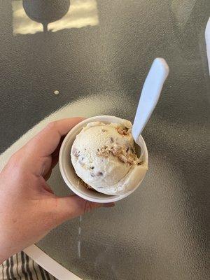 Peanut butter cup ice ceam