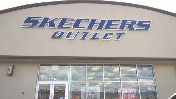 Skechers Outlet, don't waste your time. Horrible customer service here.