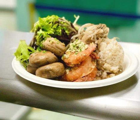 Garlic shrimp and mushrooms.