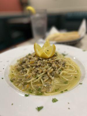 Linguine & White Clam Sauce