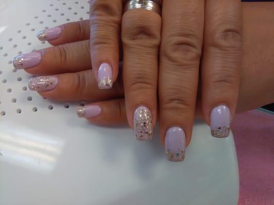 Bellas uñas de gel europeo