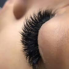 Whispy and fluffy megavolume lash extensions