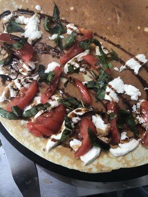 HOOD RIVER - Mozzarella, Basil, Tomato, Balsamic Vinaigrette