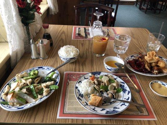 Moo goo GAO pan , Mai tai's appetizer plate