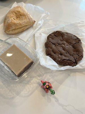 Mexican brownie, chocolate cookie, bread