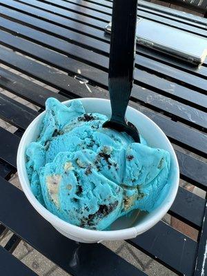 Scoop of Cookie Monster flavor