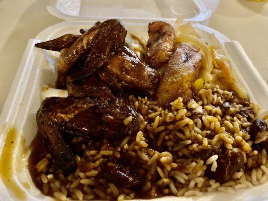 Lunch Jerk Wing Special: Fried Plantain, Red Bean and Rice ,cabbage and 4 Jerk chicken wings