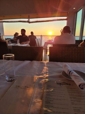 dining room (2nd floor) opens up to perfect bayside waters with breeze and alluring sunset views during dinner. Spectacular and calm.