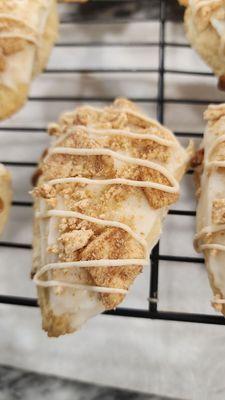 Cinnamon toast crunch scones