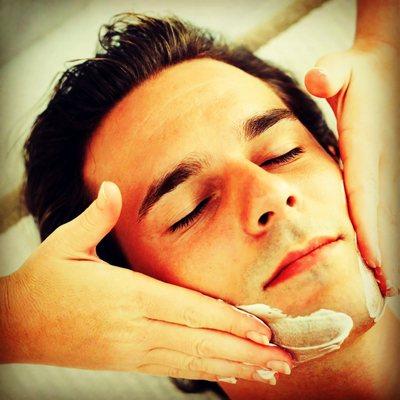 The Uptown Signature Facial treatment gives you a visibly more revitalized appearance by adding essential nutrients and moisture to the skin