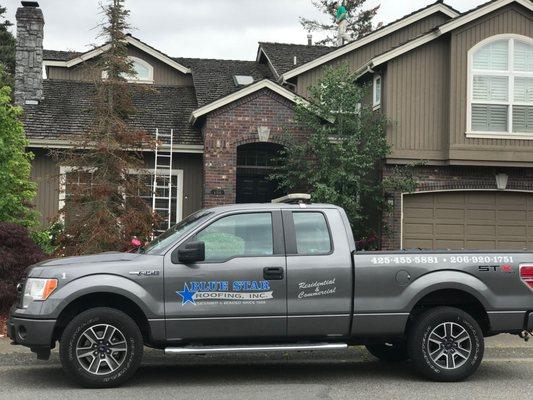 Blue Star Roofing & Gutters