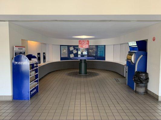 Oglethorpe post office - front lobby Self Service Kiosk