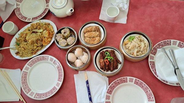 Singapore-style noodles, Shu Mai, Shimp Dumpling, Bean Curd Roll, Chicken feet, Beef Tripe