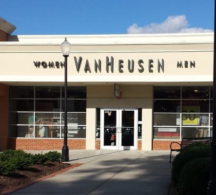 Van Heusen in Williamsburg Premium Outlets