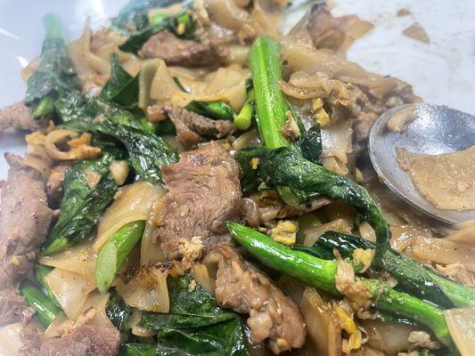 Pad sa ew with beef was delish -- left us craving more