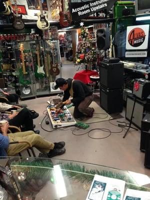 Juan Alderete from The Mars Volta and Racer-X doing a Clinic at Alvas Music.