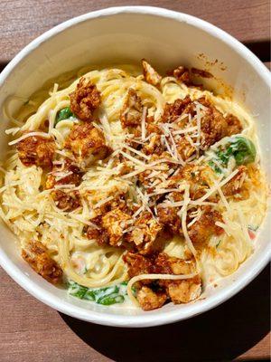 Carbonara with hot fried chicken