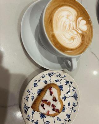 Pistachio shortbread cookie and vanilla latte